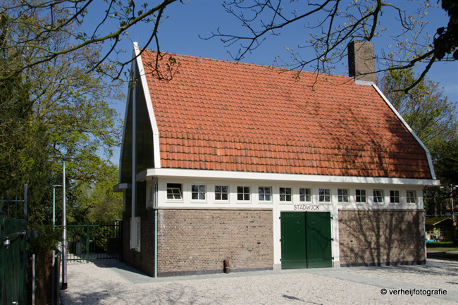 Gemaalgebouw Stadwijck, in 2015 volledig gerenoveerd.
              <br/>
              Annemarieke Verheij, 2016-05-04